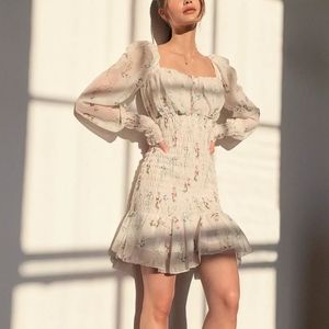 Nasty Gal Shimmer Shirred Puff Sleeve Bodycon White Floral Mini Tea Dress 4 New